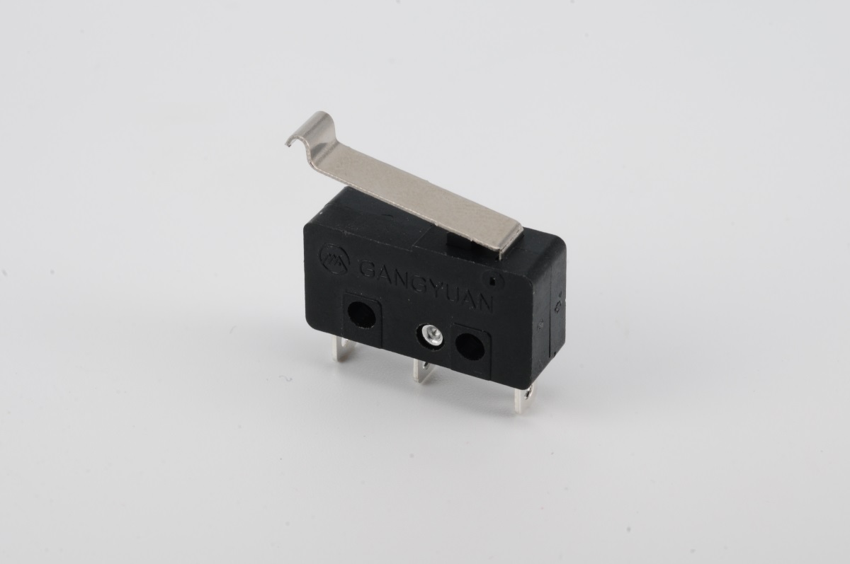 小型微動(dòng)開關(guān)的外形尺寸適合高科技電子精密化的要求